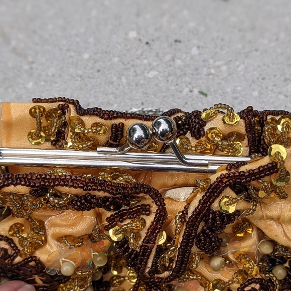 Evening beaded clutch gold sequin shoulder chain - Picture 6 of 6